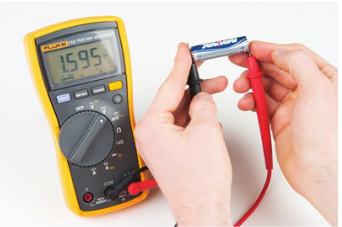  Figure 2.19 Measuring the emf of a cell 